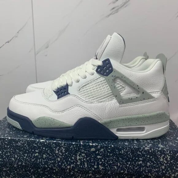 Air Jordan 4 Retro - Picture 2 of 5
